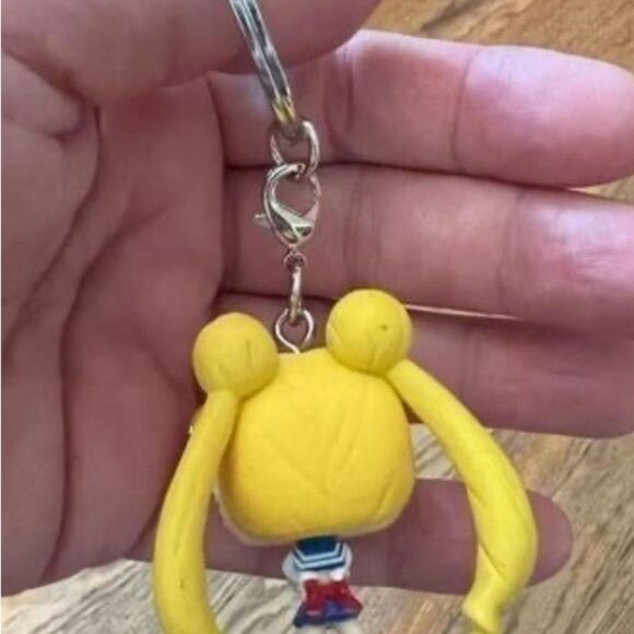 1 LEFT! Funko Pop Keychain Sailor Moon - Picture 5 of 6